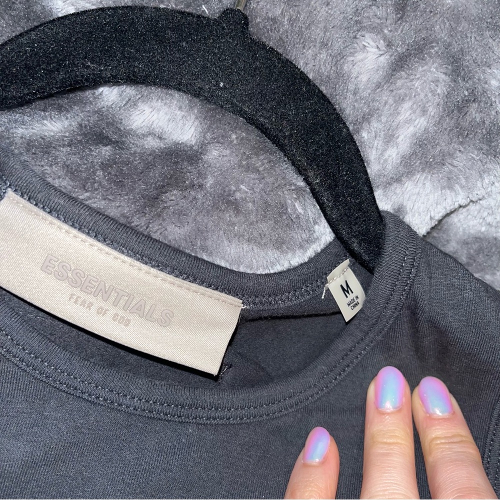 FOG Essentials Crop Top - Picture 4 of 4